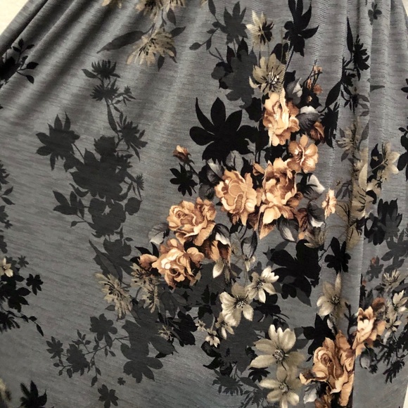 Eloges Floral Maxi Dress NWOT Gray M Autumn - Picture 2 of 5